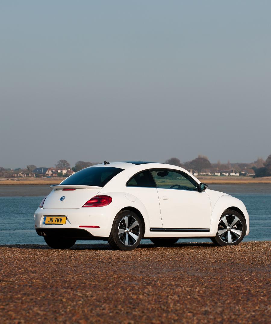  Volkswagen Beetle 2011 года  (UK) (фото 30 из 39)
